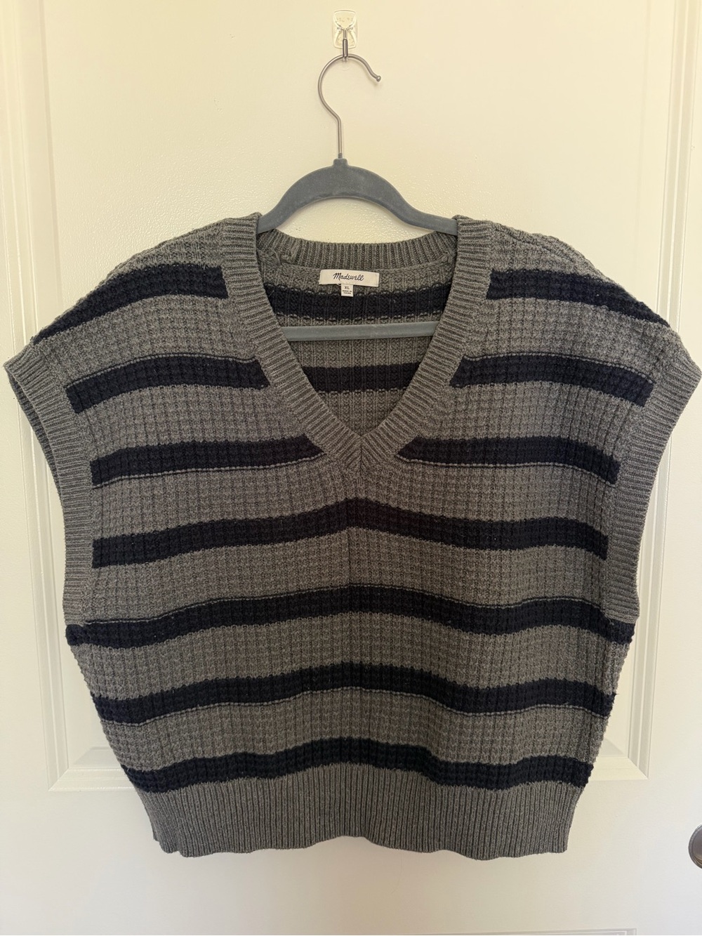 Madewell striped waffle knit sweater vest | grey and navy blue | size XL